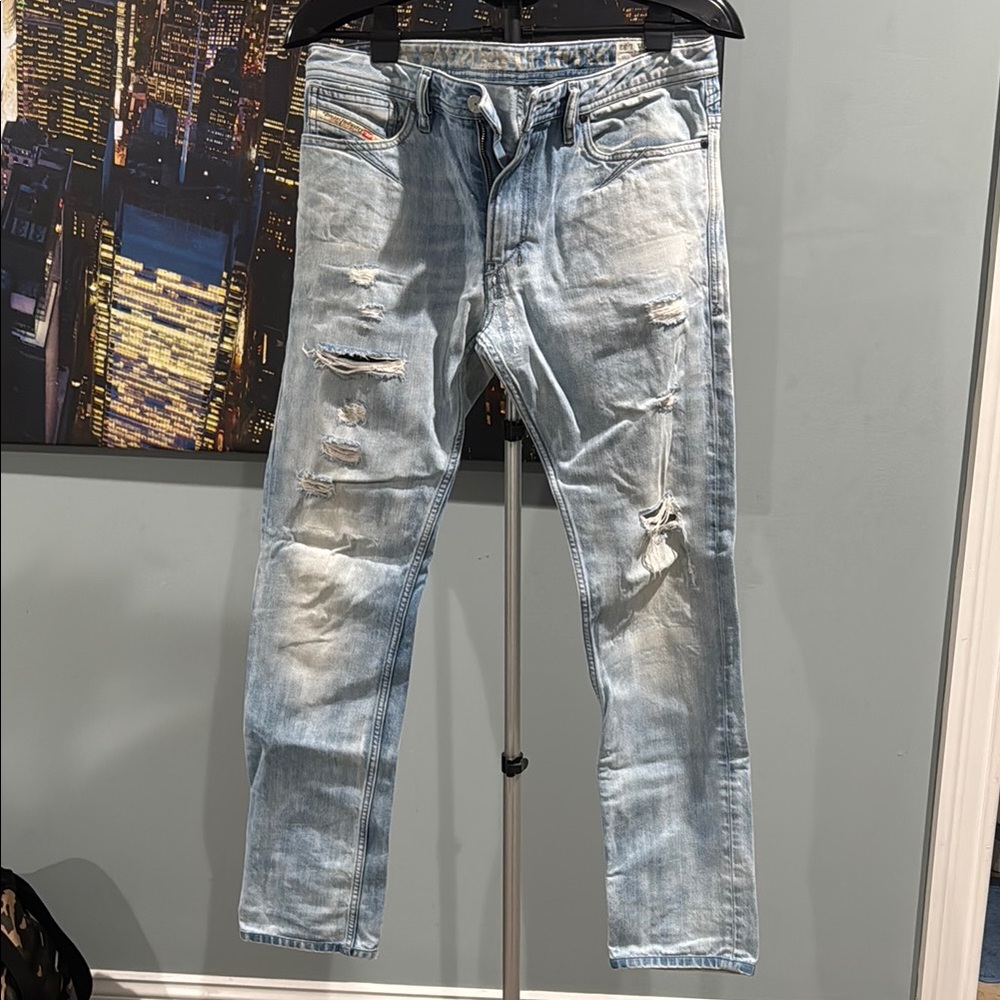 Light Wash Distressed Men’s Jeans - Brand Unspecified